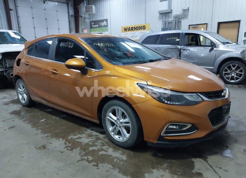 2017 Chevrolet Cruze LT AUTO (VIN 3G1BE6SM9HS550839) main photo