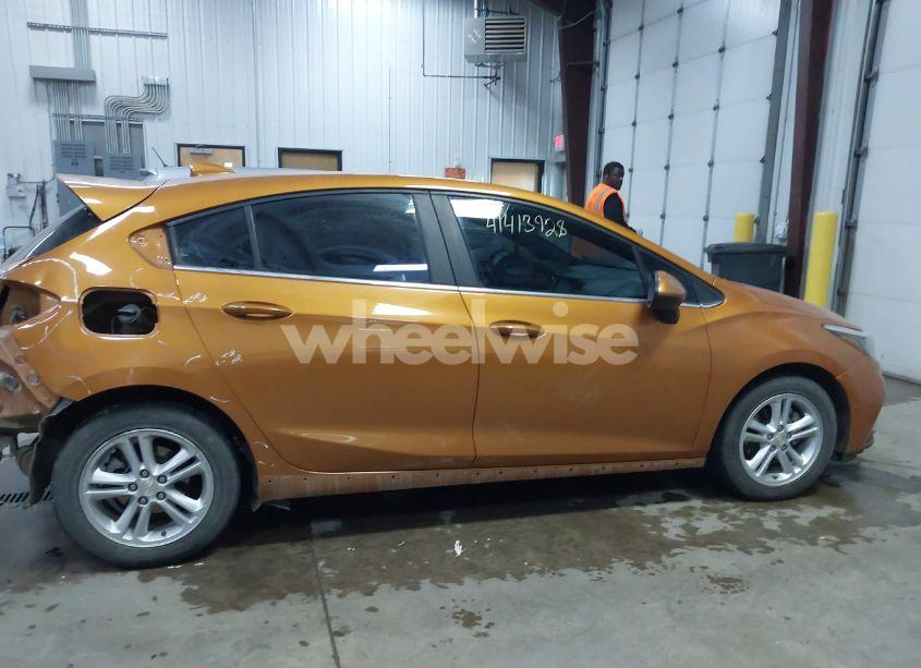 Photo 14 of 2017 Chevrolet Cruze LT AUTO (VIN 3G1BE6SM9HS550839)