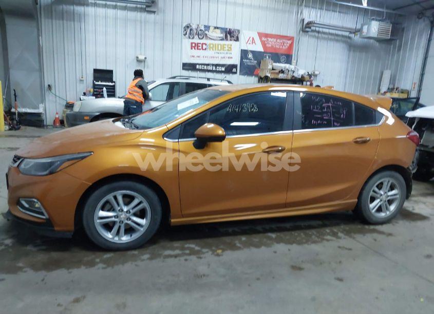 Photo 15 of 2017 Chevrolet Cruze LT AUTO (VIN 3G1BE6SM9HS550839)