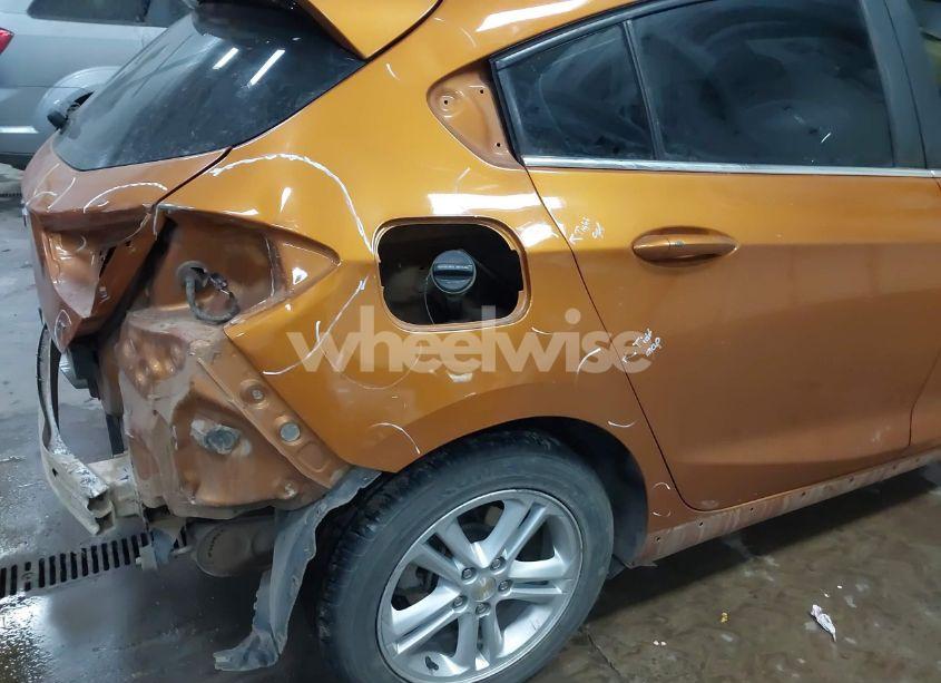 Photo 18 of 2017 Chevrolet Cruze LT AUTO (VIN 3G1BE6SM9HS550839)