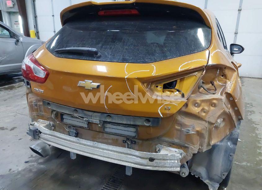 Photo 6 of 2017 Chevrolet Cruze LT AUTO (VIN 3G1BE6SM9HS550839)