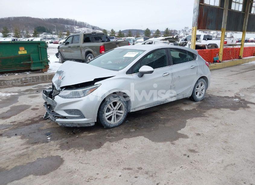 Photo 2 of 2017 Chevrolet Cruze LT (VIN 3G1BE6SM9HS609257)