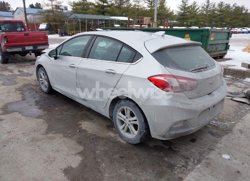 Photo 3 of 2017 Chevrolet Cruze LT (VIN 3G1BE6SM9HS609257)