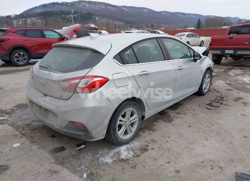Photo 4 of 2017 Chevrolet Cruze LT (VIN 3G1BE6SM9HS609257)