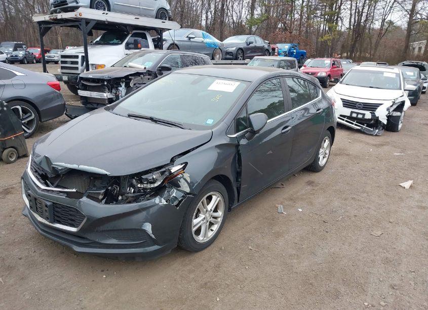 Photo 2 of 2017 Chevrolet Cruze LT AUTO (VIN 3G1BE6SM9HS615057)
