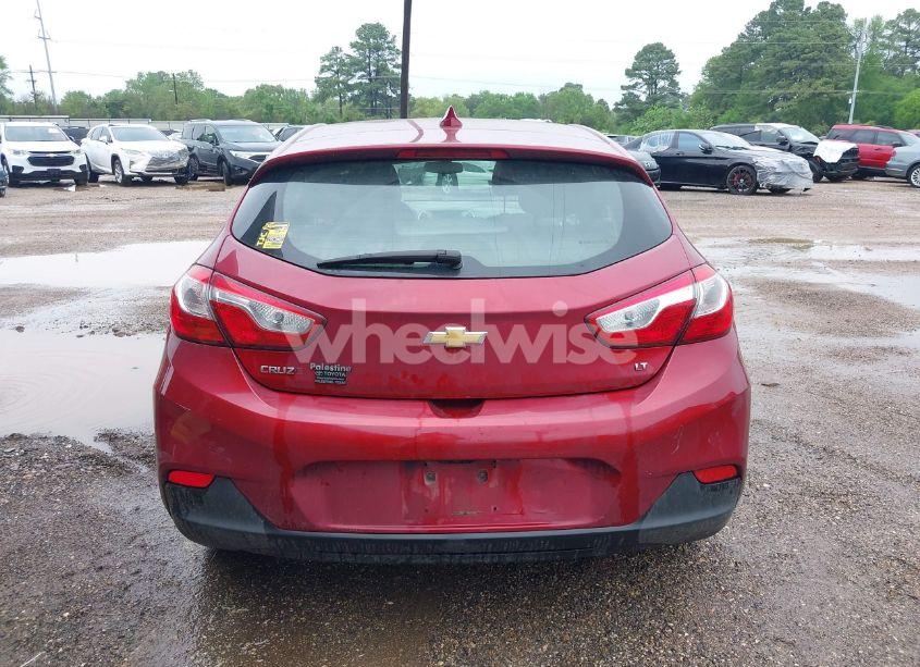 Photo 16 of 2018 Chevrolet Cruze LT AUTO (VIN 3G1BE6SM9JS567033)
