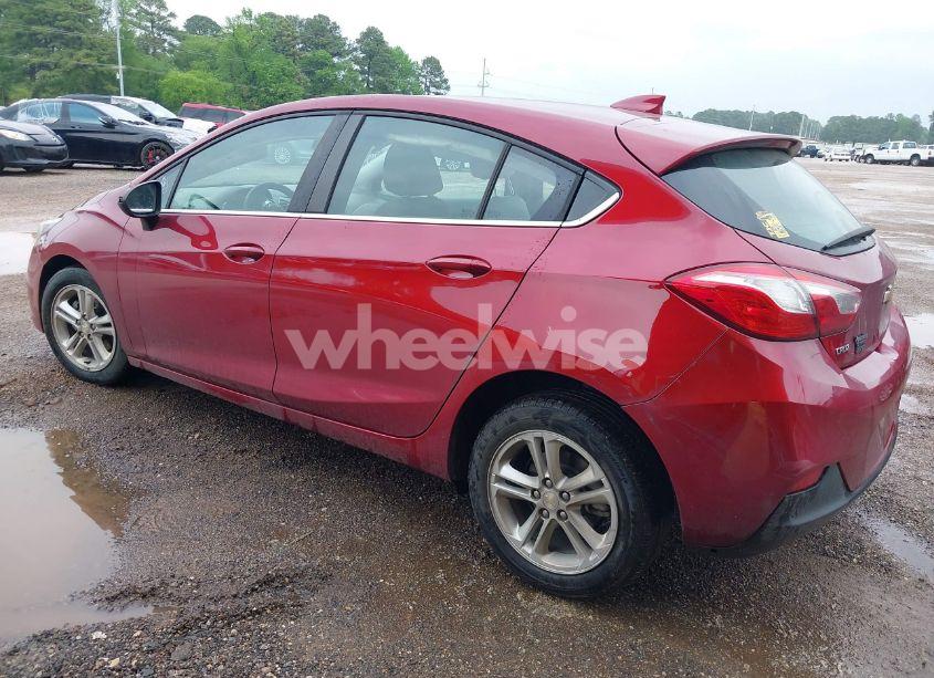 Photo 3 of 2018 Chevrolet Cruze LT AUTO (VIN 3G1BE6SM9JS567033)