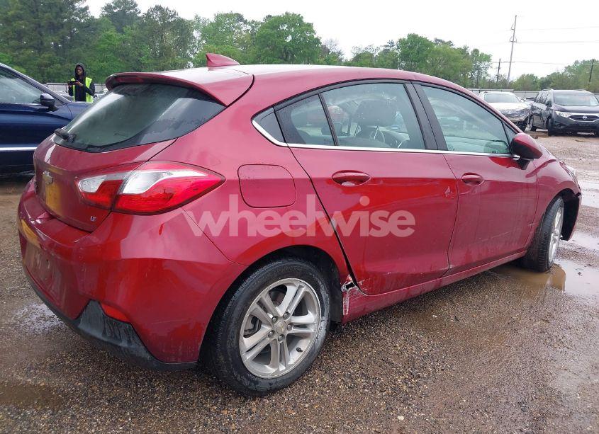Photo 4 of 2018 Chevrolet Cruze LT AUTO (VIN 3G1BE6SM9JS567033)