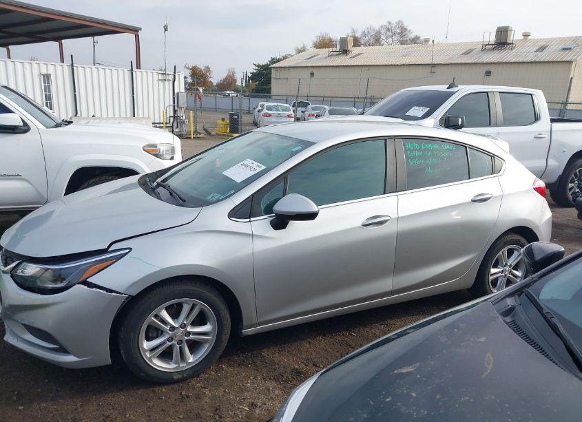 Photo 14 of 2018 Chevrolet Cruze LT AUTO (VIN 3G1BE6SM9JS599755)