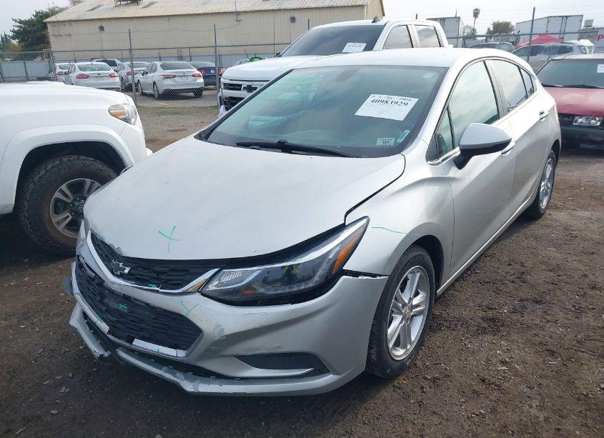 Photo 2 of 2018 Chevrolet Cruze LT AUTO (VIN 3G1BE6SM9JS599755)