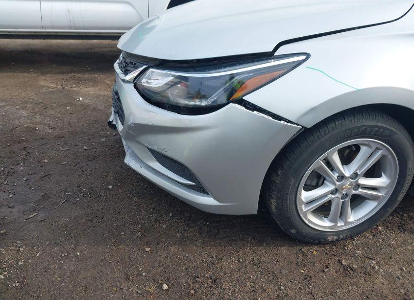 Photo 6 of 2018 Chevrolet Cruze LT AUTO (VIN 3G1BE6SM9JS599755)