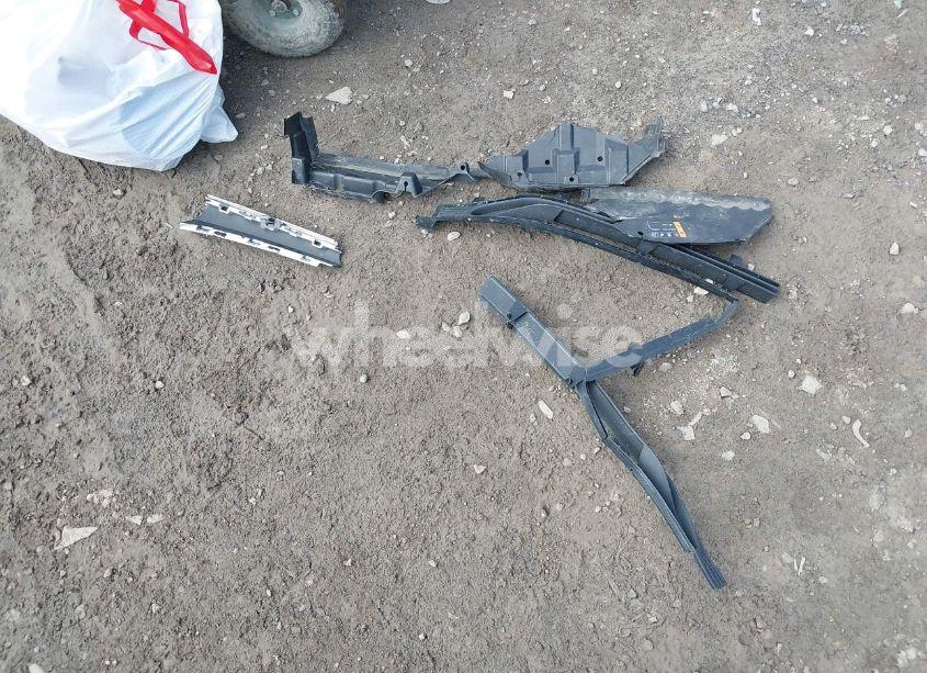 Photo 12 of 2017 Chevrolet Cruze LT AUTO (VIN 3G1BE6SMXHS581730)