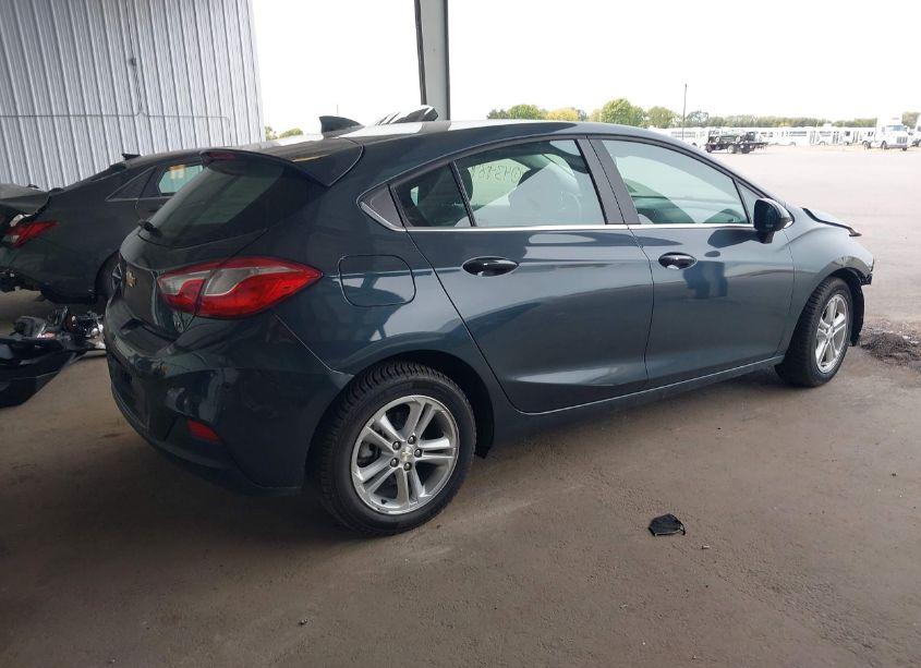 Photo 4 of 2018 Chevrolet Cruze LT AUTO (VIN 3G1BE6SMXJS594449)