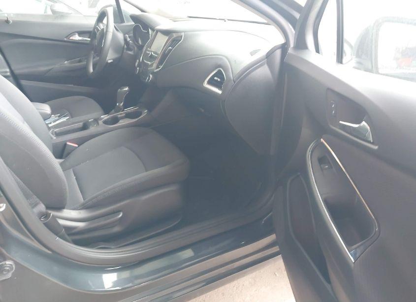 Photo 5 of 2018 Chevrolet Cruze LT AUTO (VIN 3G1BE6SMXJS594449)