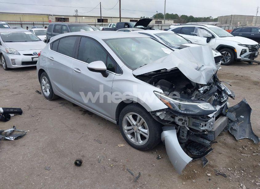 2018 Chevrolet Cruze LT AUTO (VIN 3G1BE6SMXJS655329) main photo