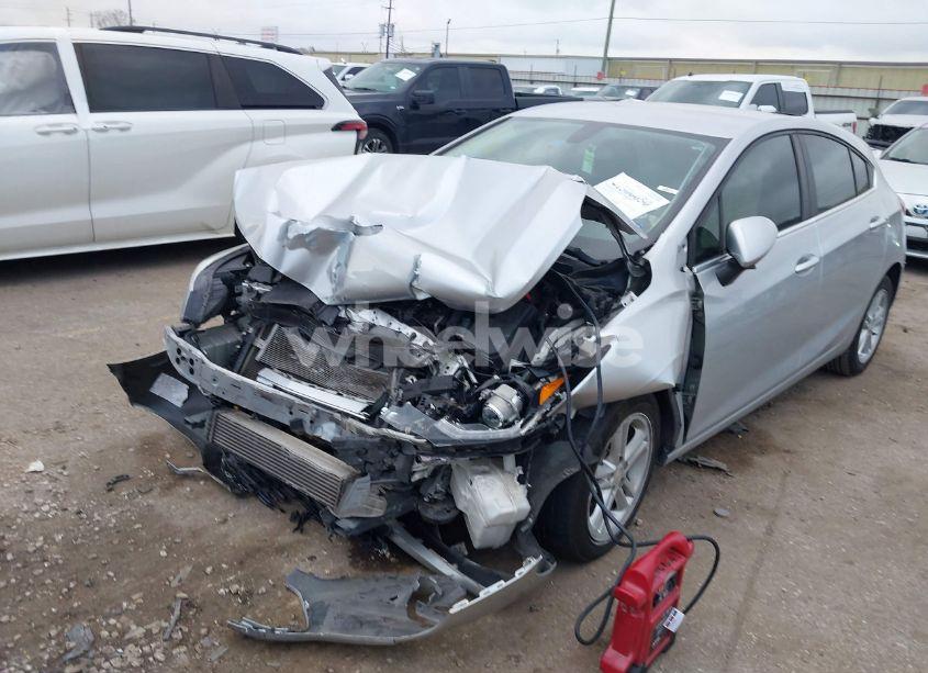 Photo 6 of 2018 Chevrolet Cruze LT AUTO (VIN 3G1BE6SMXJS655329)