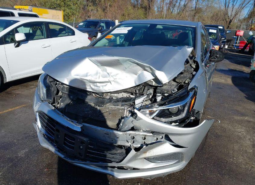 Photo 6 of 2018 Chevrolet Cruze PREMIER AUTO (VIN 3G1BF6SM0JS531602)