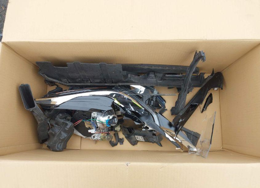 Photo 12 of 2019 Chevrolet Cruze PREMIER (VIN 3G1BF6SM1KS589476)