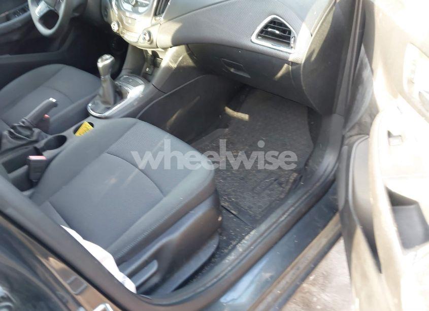 Photo 5 of 2018 Chevrolet Cruze LT MANUAL (VIN 3G1BG6SE4JS628369)