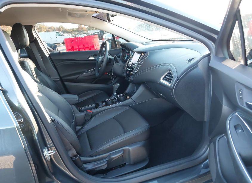 Photo 5 of 2018 Chevrolet Cruze LT AUTO (VIN 3G1BH6SE8JS650646)