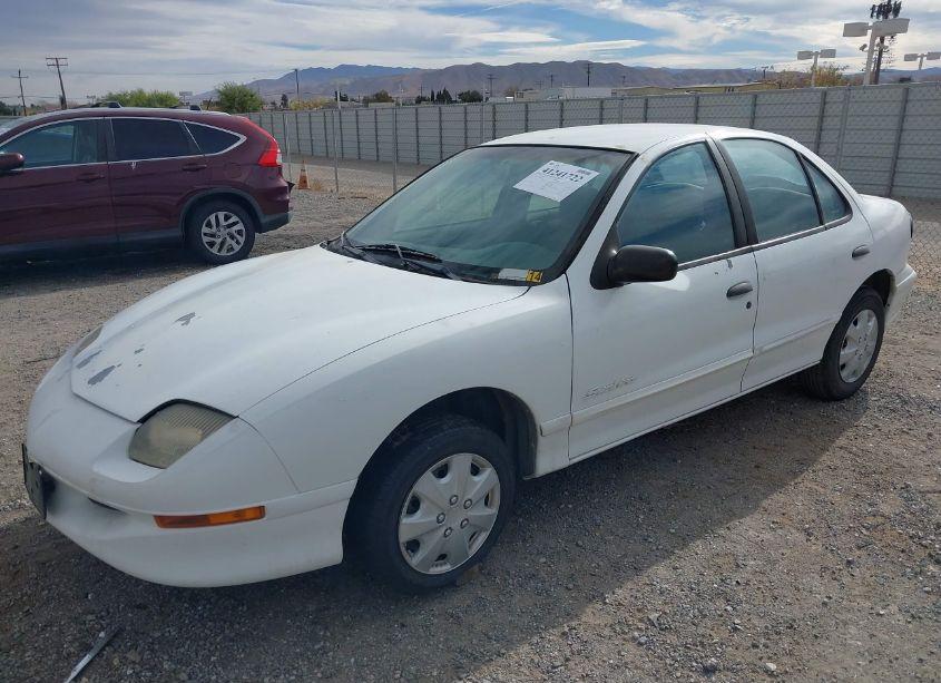 Photo 2 of 1998 Pontiac Sunfire SE (VIN 3G2JB5249WS862196)