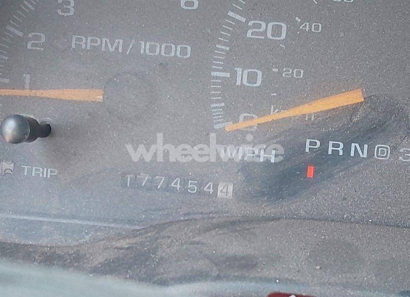 Photo 5 of 2001 Chevrolet C3500 HD CHASSIS (VIN 3GBKC34G71M105291)