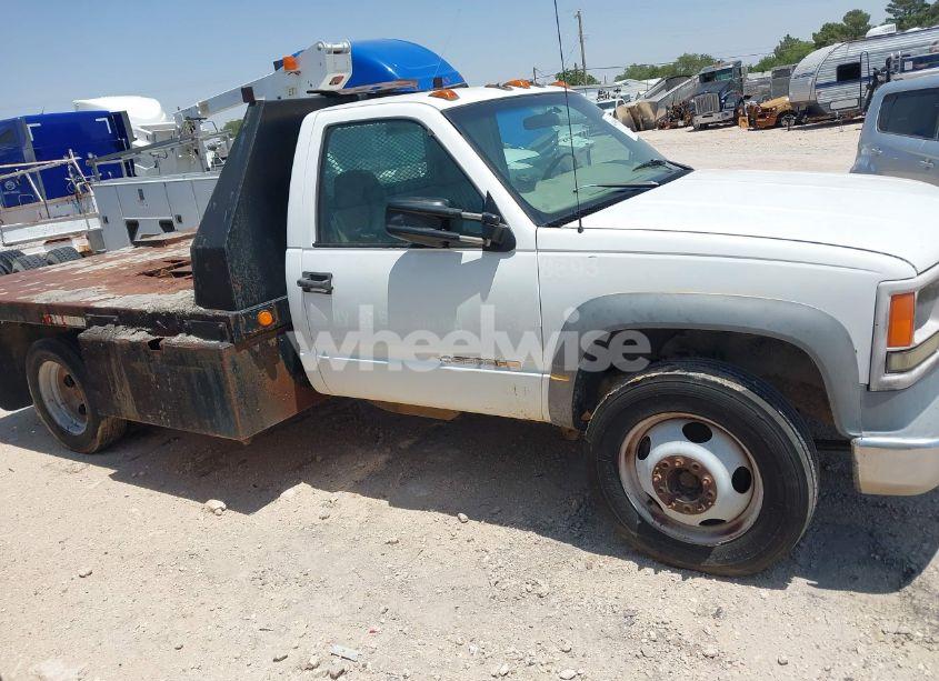 Photo 12 of 2001 Chevrolet C3500 HD CHASSIS (VIN 3GBKC34G91M109813)