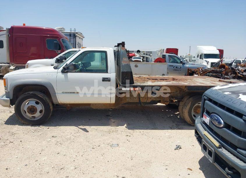 Photo 13 of 2001 Chevrolet C3500 HD CHASSIS (VIN 3GBKC34G91M109813)