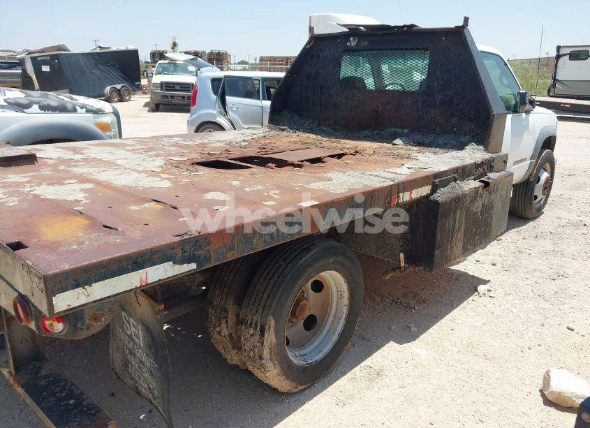 Photo 4 of 2001 Chevrolet C3500 HD CHASSIS (VIN 3GBKC34G91M109813)