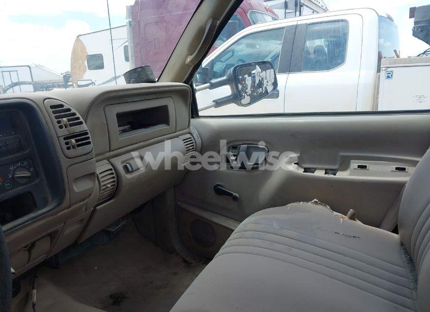 Photo 6 of 2001 Chevrolet C3500 HD CHASSIS (VIN 3GBKC34G91M109813)