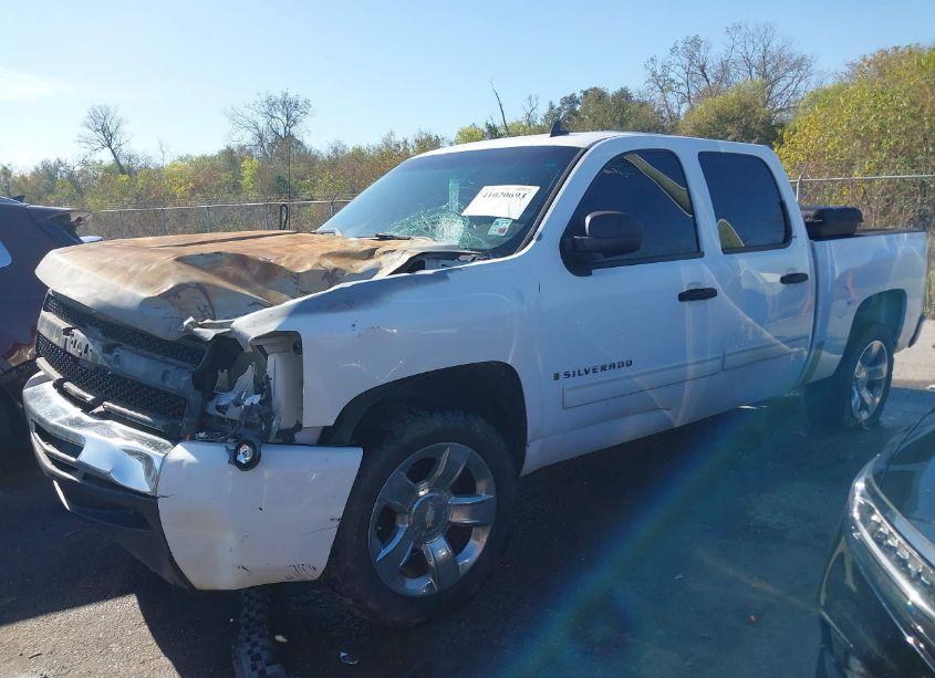 Photo 2 of 2009 Chevrolet Silverado 1500 LS (VIN 3GCEC13C09G101069)
