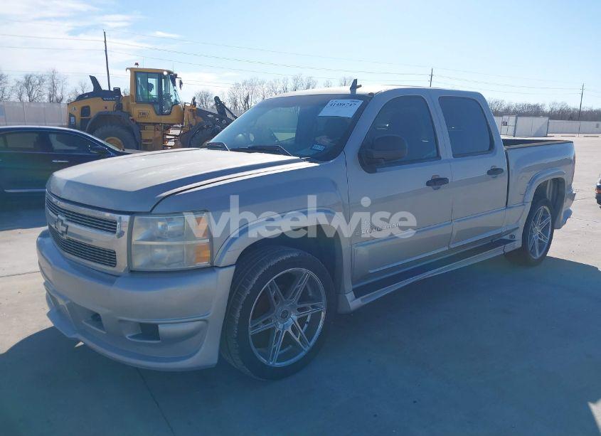 Photo 2 of 2008 Chevrolet Silverado 1500 LT1 (VIN 3GCEC13J08G266441)