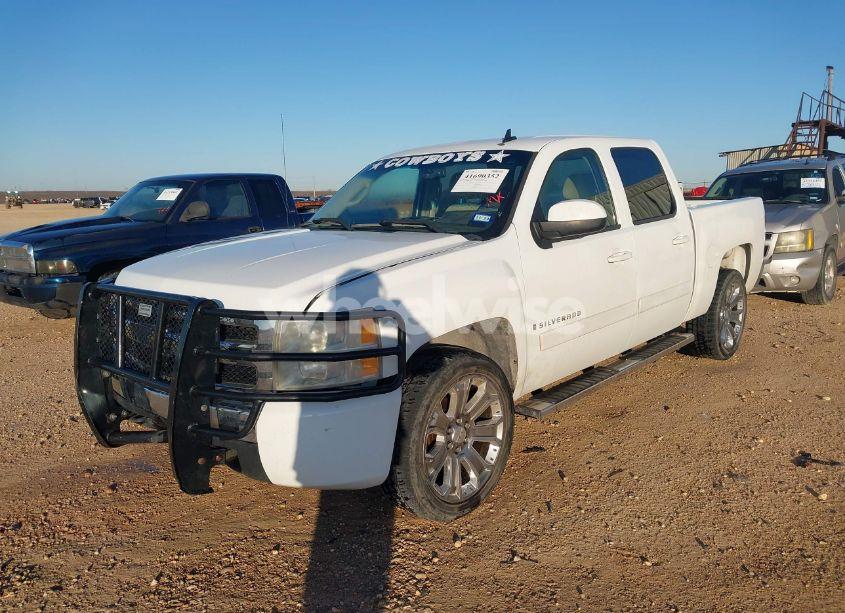 Photo 2 of 2008 Chevrolet Silverado 1500 LT1 (VIN 3GCEC13J28G170004)