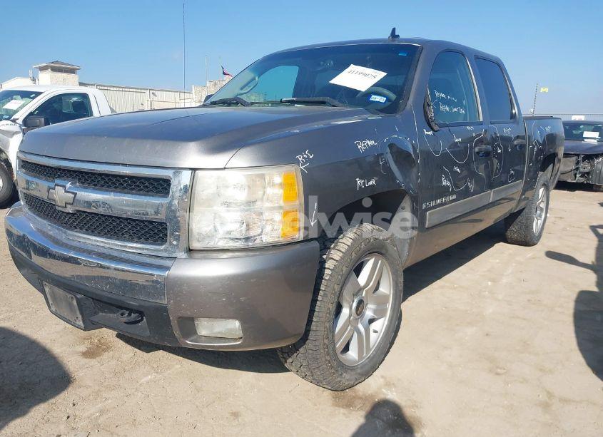 Photo 2 of 2007 Chevrolet Silverado 1500 LT1 (VIN 3GCEC13J77G510634)