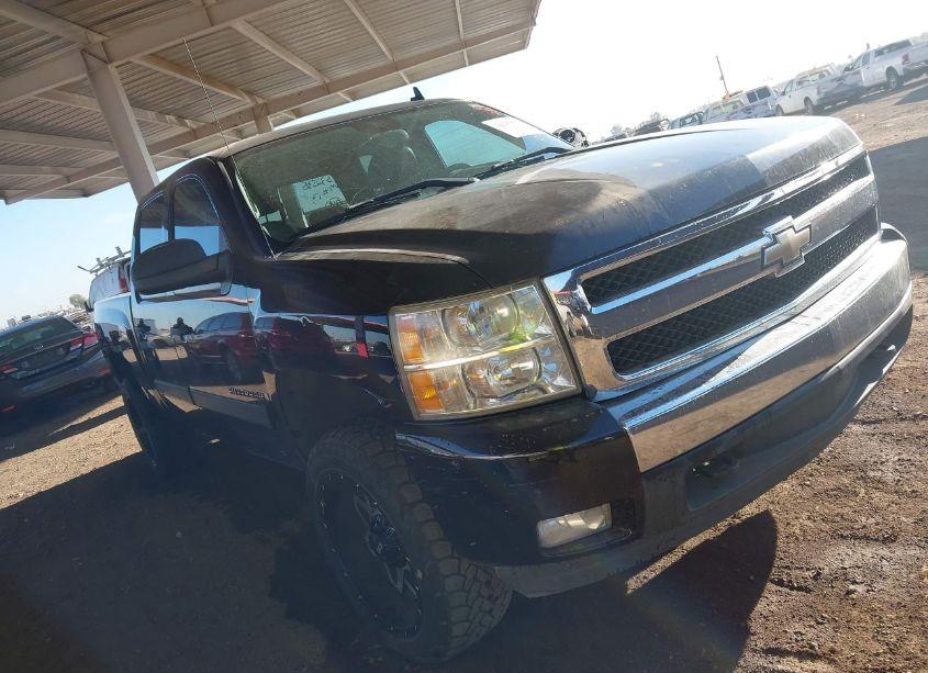 2007 Chevrolet Silverado 1500 LT2 (VIN 3GCEC13JX7G532336) main photo