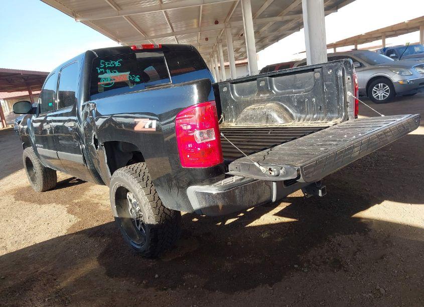 Photo 3 of 2007 Chevrolet Silverado 1500 LT2 (VIN 3GCEC13JX7G532336)