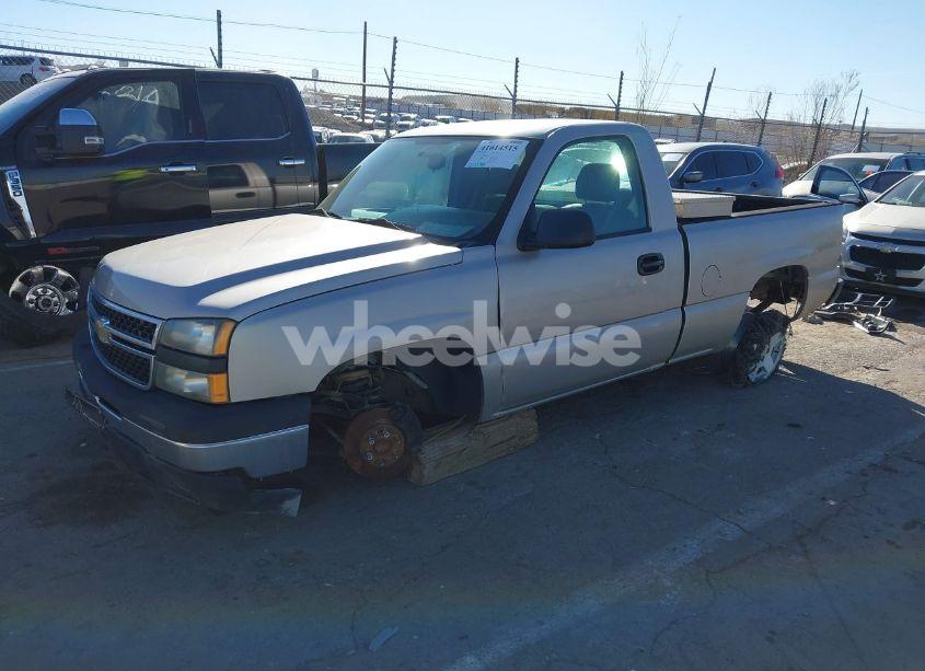 Photo 2 of 2007 Chevrolet Silverado 1500 CLASSIC WORK TRUCK (VIN 3GCEC14X07G225812)