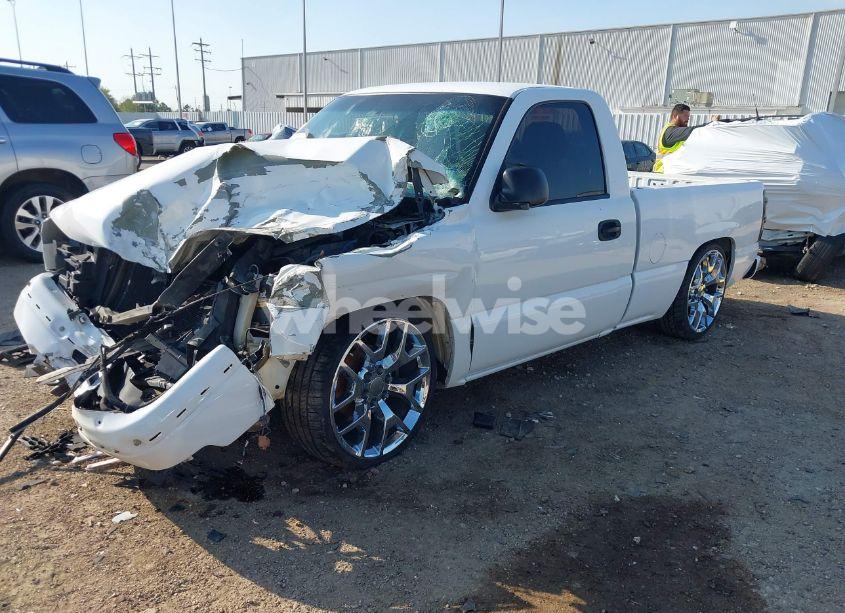Photo 2 of 2007 Chevrolet Silverado 1500 CLASSIC WORK TRUCK (VIN 3GCEC14X87G232717)