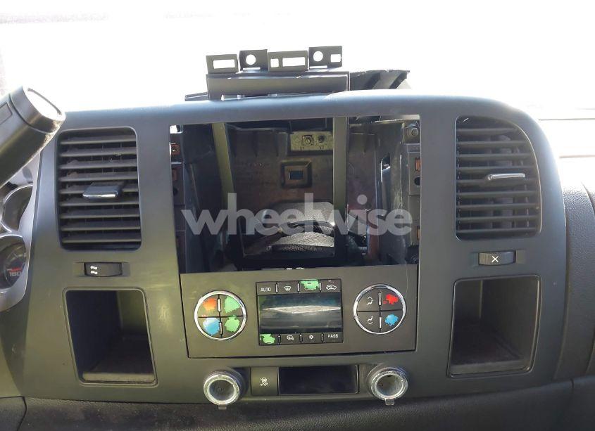 Photo 21 of 2009 Chevrolet Silverado 1500 LT (VIN 3GCEC230X9G134835)
