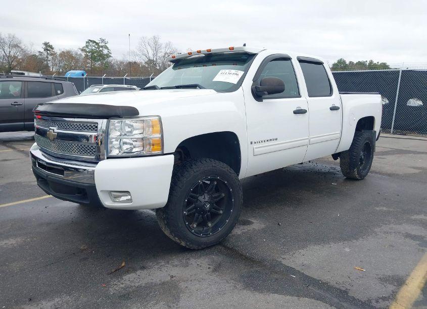 Photo 2 of 2009 Chevrolet Silverado 1500 LT (VIN 3GCEC23J09G172440)