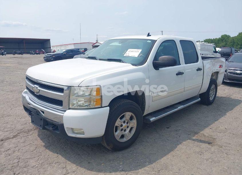 Photo 2 of 2009 Chevrolet Silverado 1500 LT (VIN 3GCEC23J89G115726)