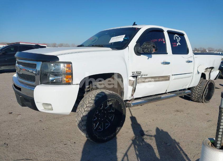 Photo 2 of 2009 Chevrolet Silverado 1500 LT (VIN 3GCEC23J89G284239)
