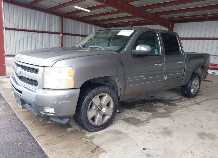 Photo 2 of 2009 Chevrolet Silverado 1500 LT (VIN 3GCEC23J99G210070)