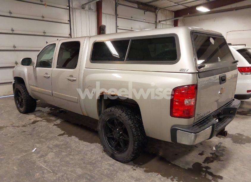 Photo 3 of 2007 Chevrolet Silverado 1500 LT2 (VIN 3GCEK13307G545178)