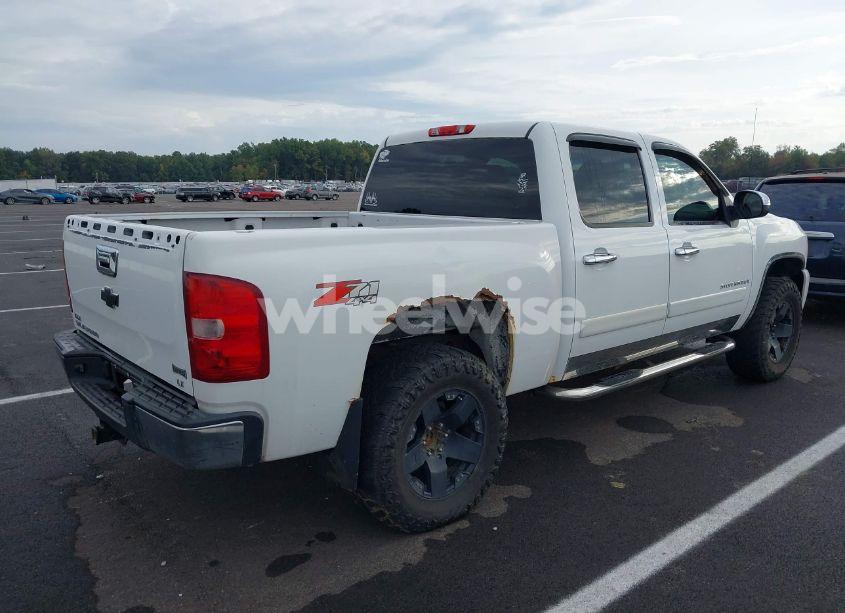 Photo 4 of 2007 Chevrolet Silverado 1500 LT1 (VIN 3GCEK133X7G555216)