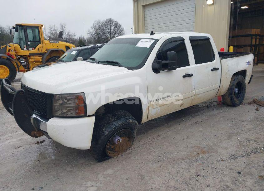 Photo 2 of 2008 Chevrolet Silverado 1500 LT1 (VIN 3GCEK13C98G146836)