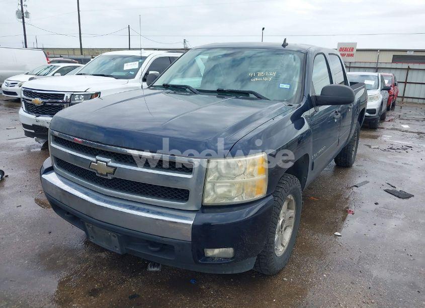 Photo 2 of 2008 Chevrolet Silverado 1500 LT1 (VIN 3GCEK13J18G281131)