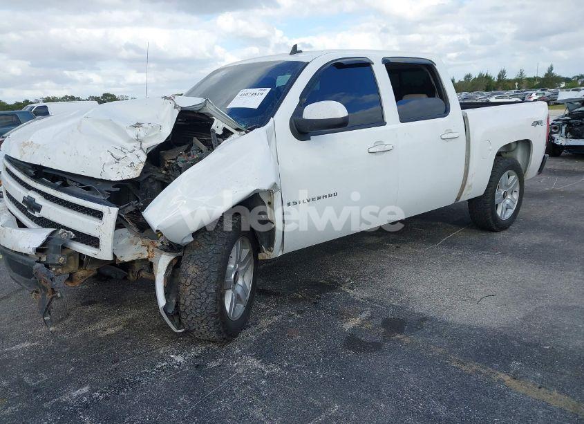Photo 2 of 2007 Chevrolet Silverado 1500 LTZ (VIN 3GCEK13M17G514157)