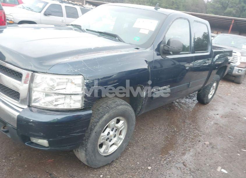 Photo 2 of 2007 Chevrolet Silverado 1500 LT2 (VIN 3GCEK13M27G507301)