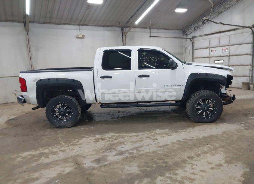 Photo 13 of 2007 Chevrolet Silverado 1500 LT2 (VIN 3GCEK13M47G555088)